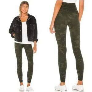 Spanx Look At Me Now Green Camo Leggings Seamless Size Large